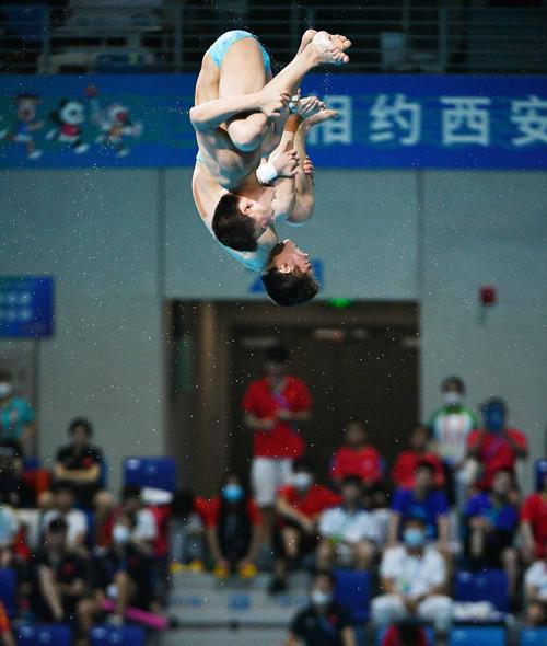 直播:跳水男子双人10米台决赛